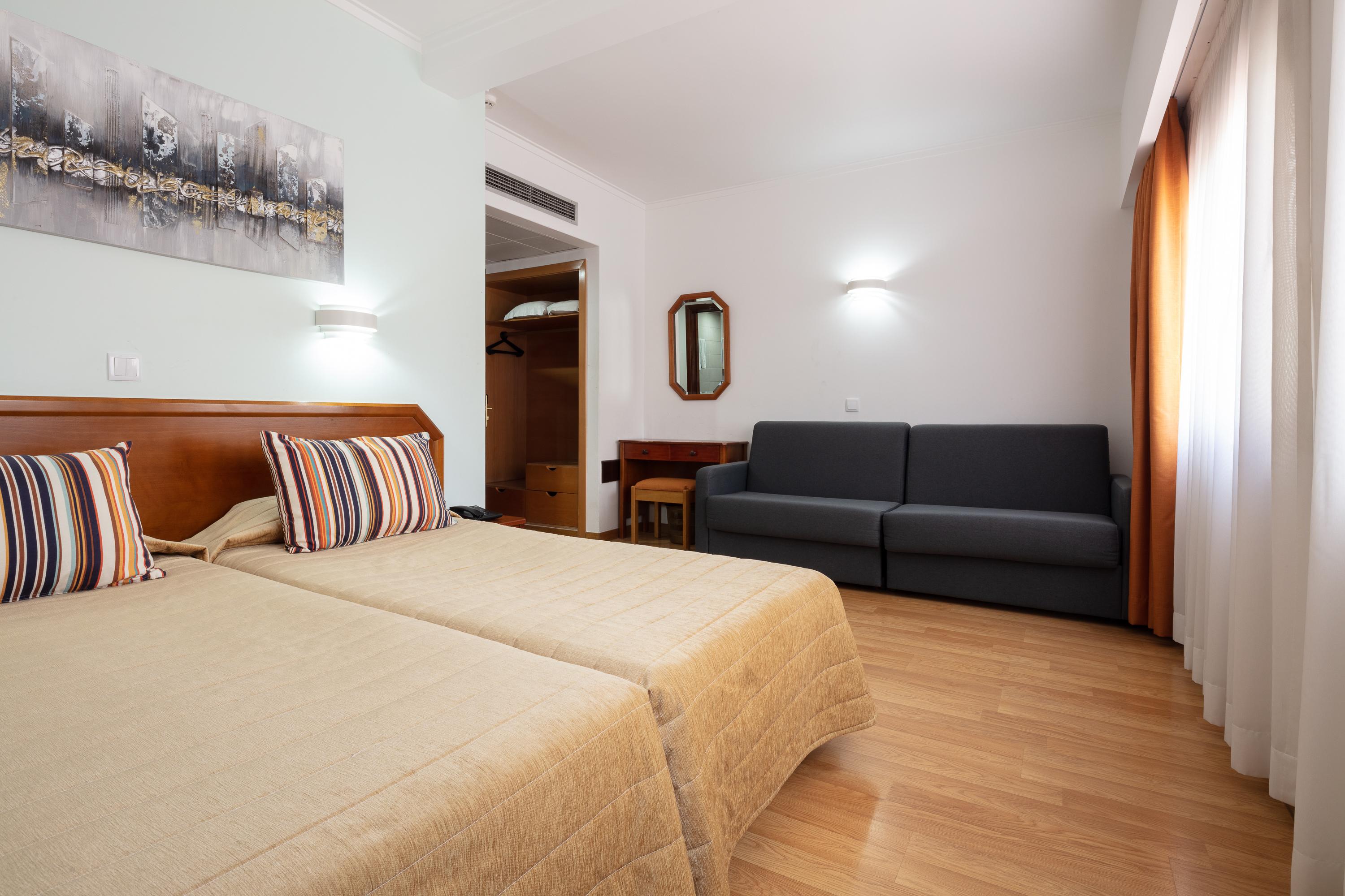 Hotel Anjos Lisbon Bagian luar foto