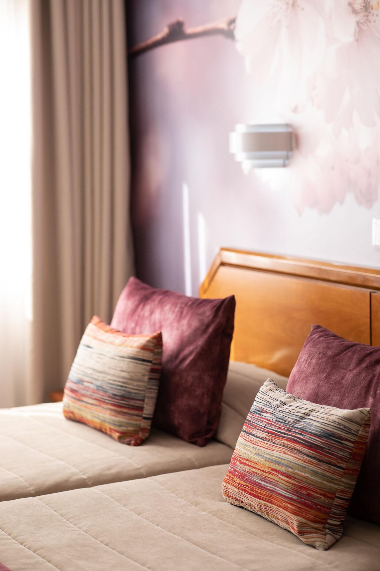 Hotel Anjos Lisbon Bagian luar foto