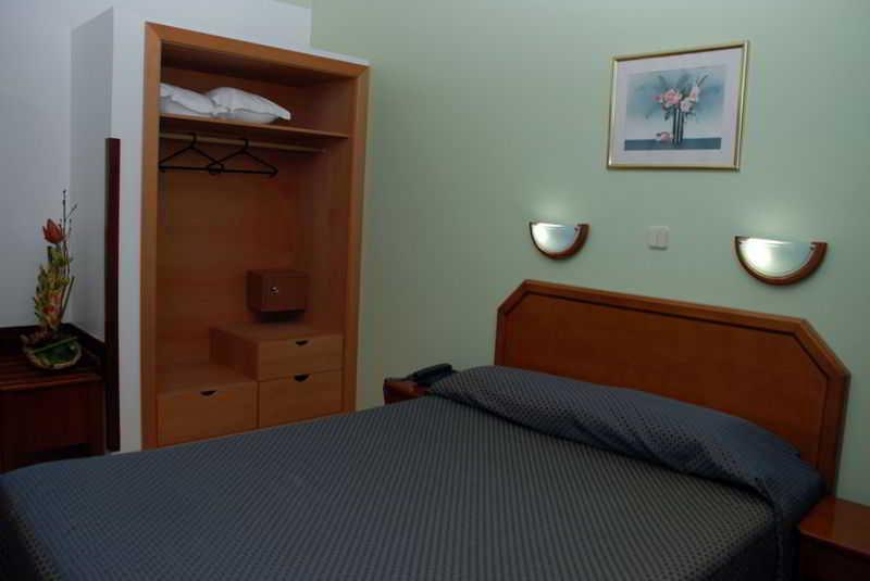 Hotel Anjos Lisbon Bagian luar foto