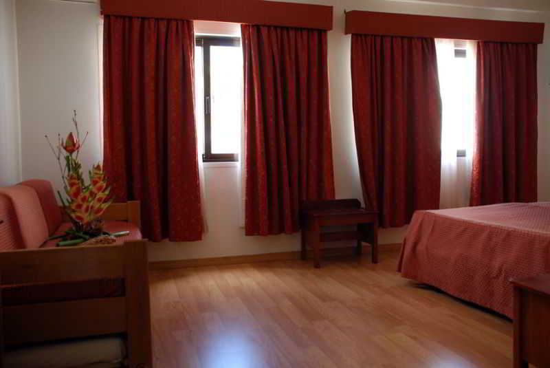Hotel Anjos Lisbon Bagian luar foto
